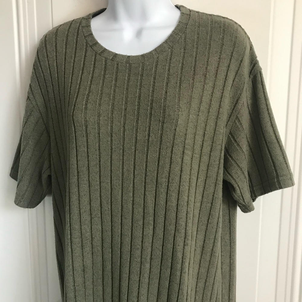 🔴 4/$15 Unbranded Women’s M Olive Green Ribbed Crewneck Short Sleeve Top in EUC - Picture 10 of 16